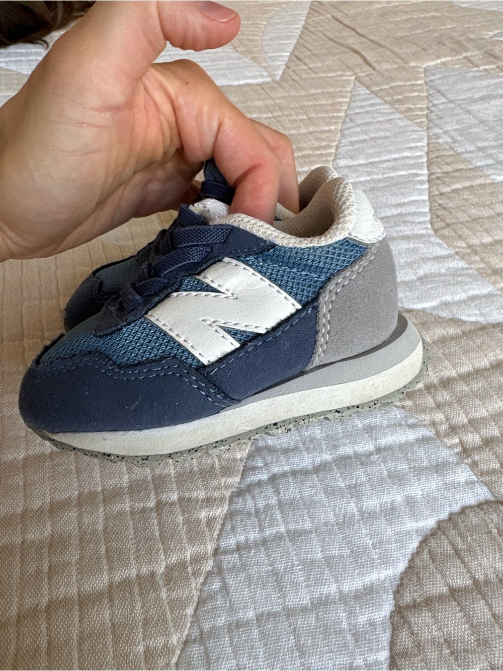New Balance Toddler 237’s size 4